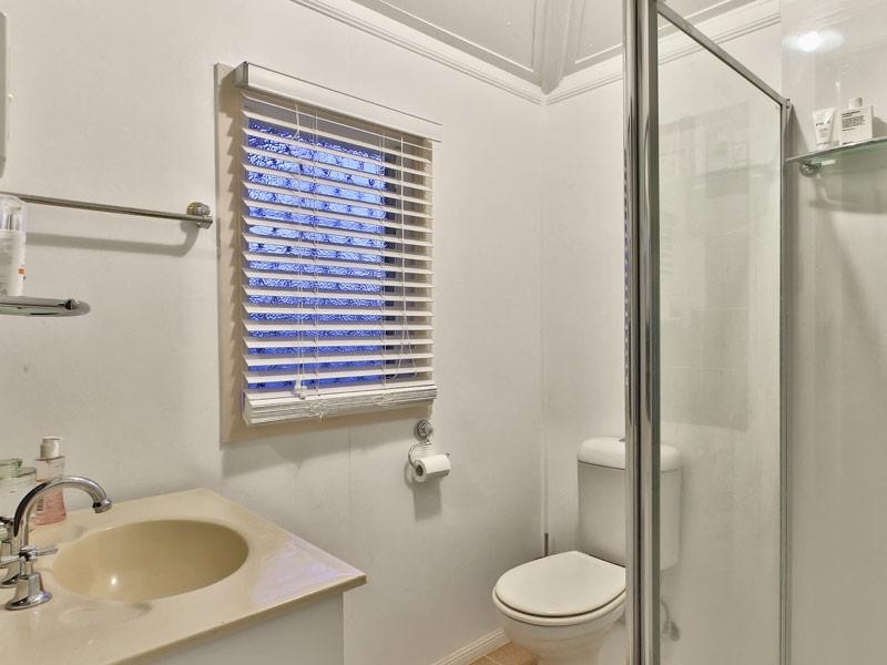 114 McIlwraith Avenue, Norman Park QLD 4170