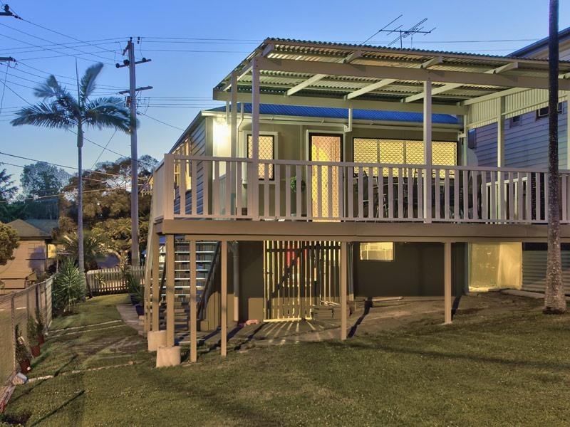 114 McIlwraith Avenue, Norman Park QLD 4170