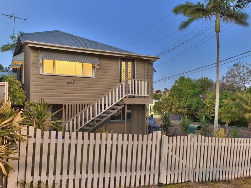 114 McIlwraith Avenue, Norman Park QLD 4170
