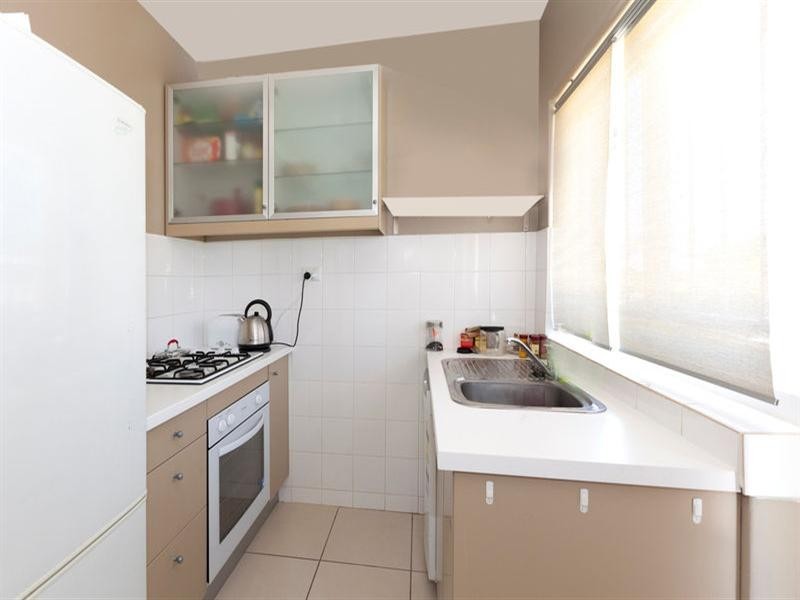 61 McIlwraith Avenue, Norman Park QLD 4170