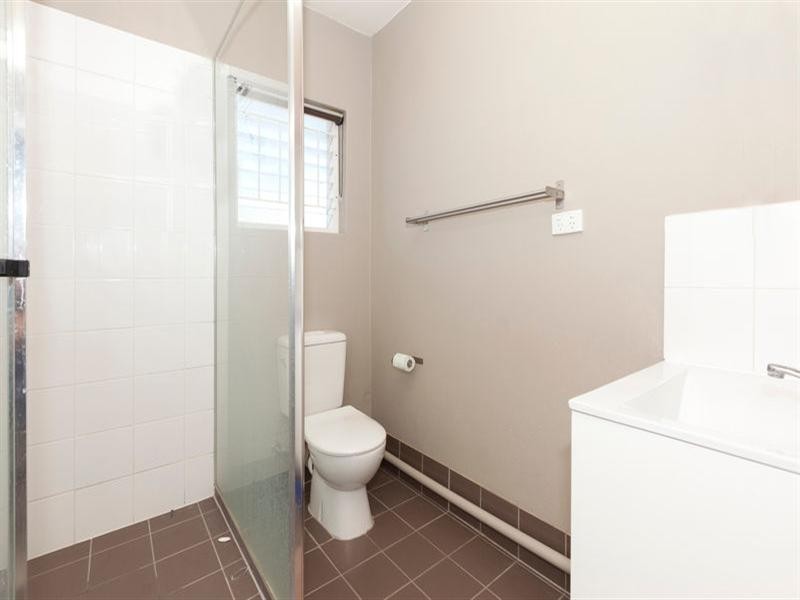 61 McIlwraith Avenue, Norman Park QLD 4170