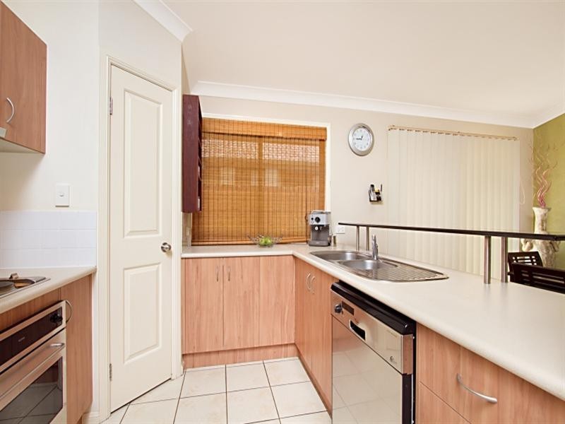 11 Ross Place, Wakerley QLD 4154