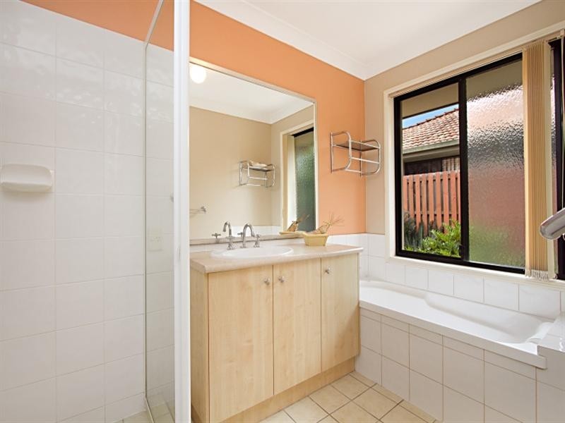 11 Ross Place, Wakerley QLD 4154