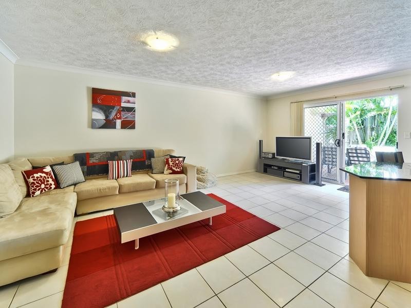 3/16 Miles Street, Hawthorne QLD 4171