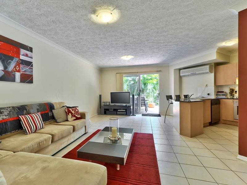 3/16 Miles Street, Hawthorne QLD 4171