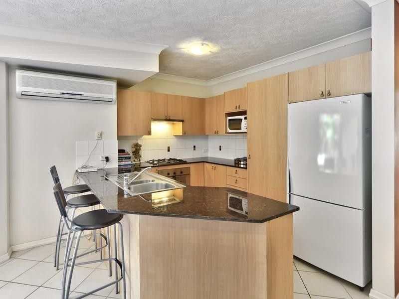 3/16 Miles Street, Hawthorne QLD 4171