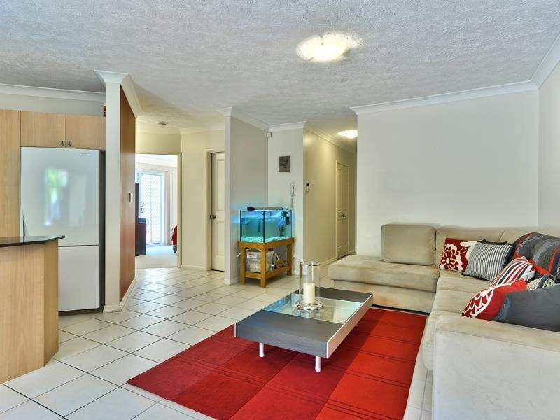 3/16 Miles Street, Hawthorne QLD 4171