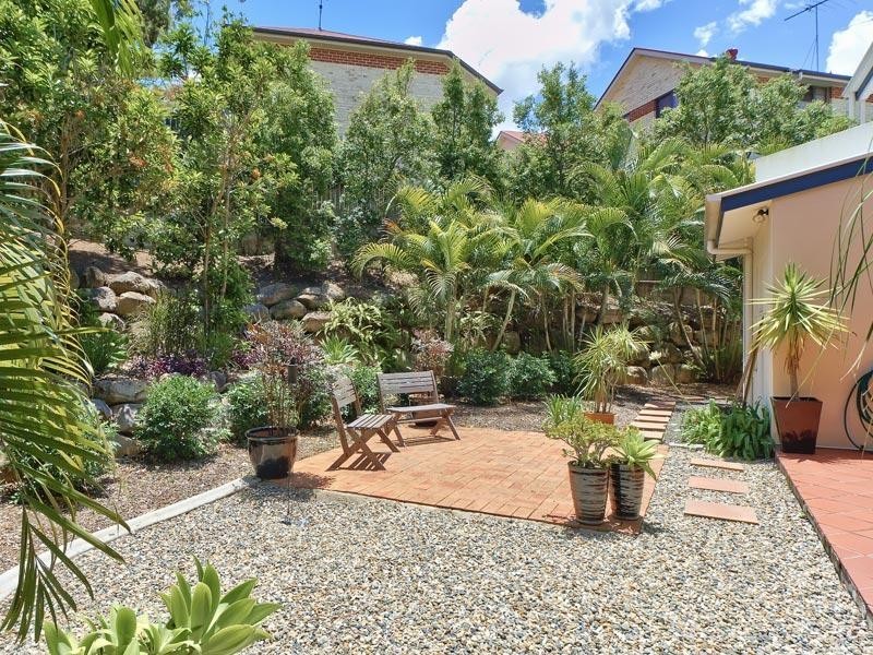 3/16 Miles Street, Hawthorne QLD 4171