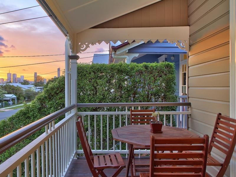 73 Malcolm Street, Hawthorne QLD 4171