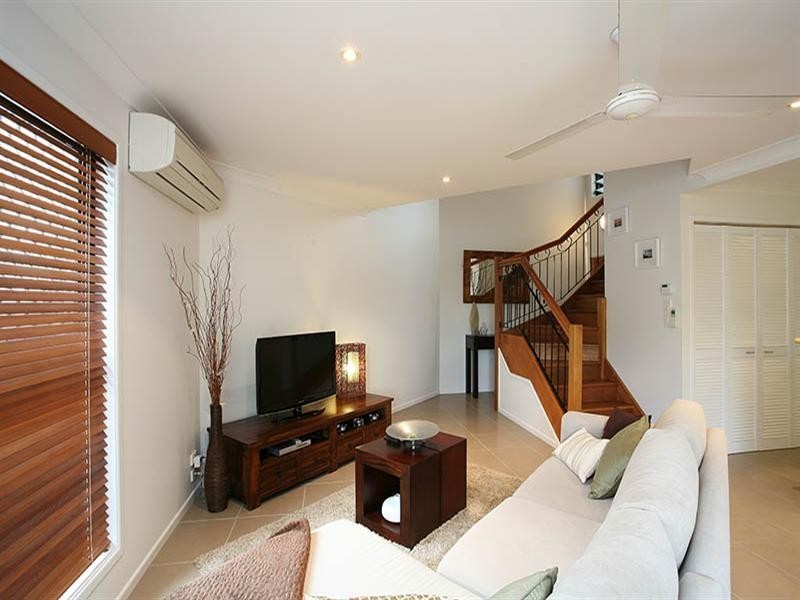 2/15 Hartley Street, Camp Hill QLD 4152