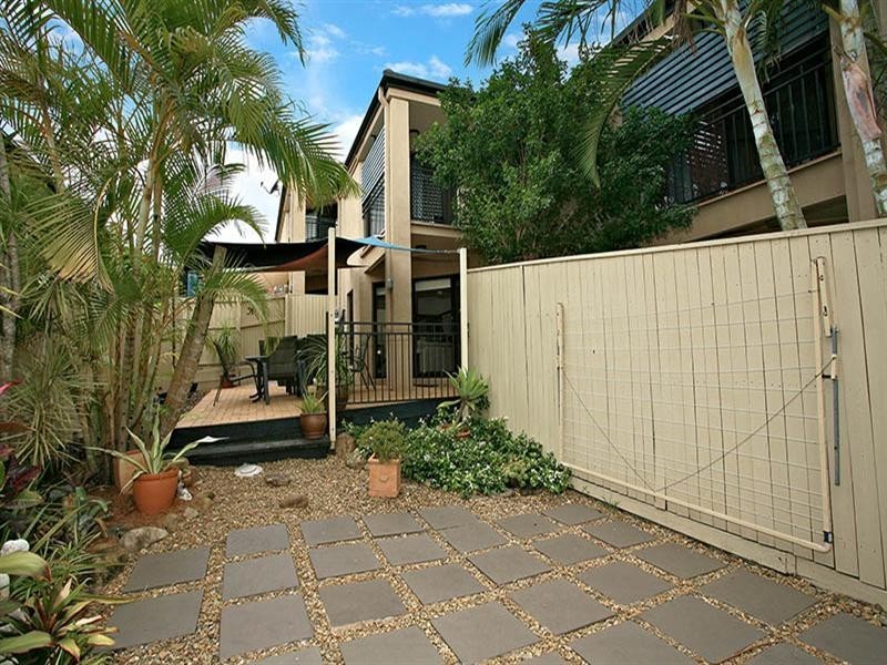2/15 Hartley Street, Camp Hill QLD 4152