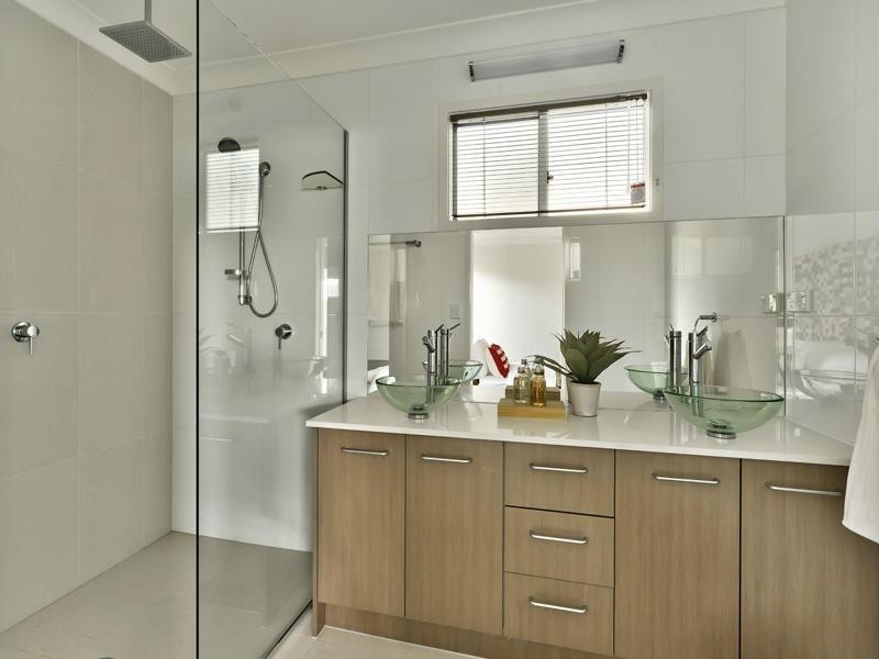 44 Dover Street, Hawthorne QLD 4171