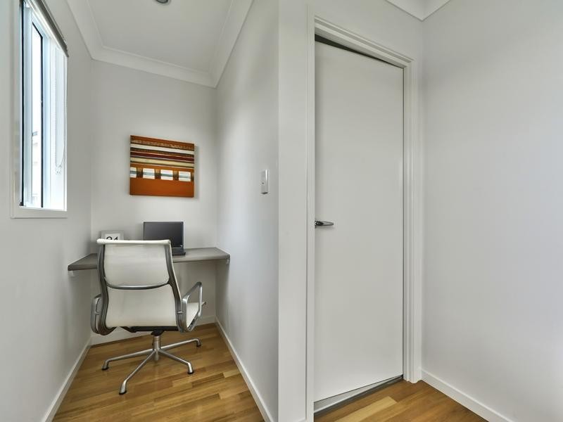 44 Dover Street, Hawthorne QLD 4171