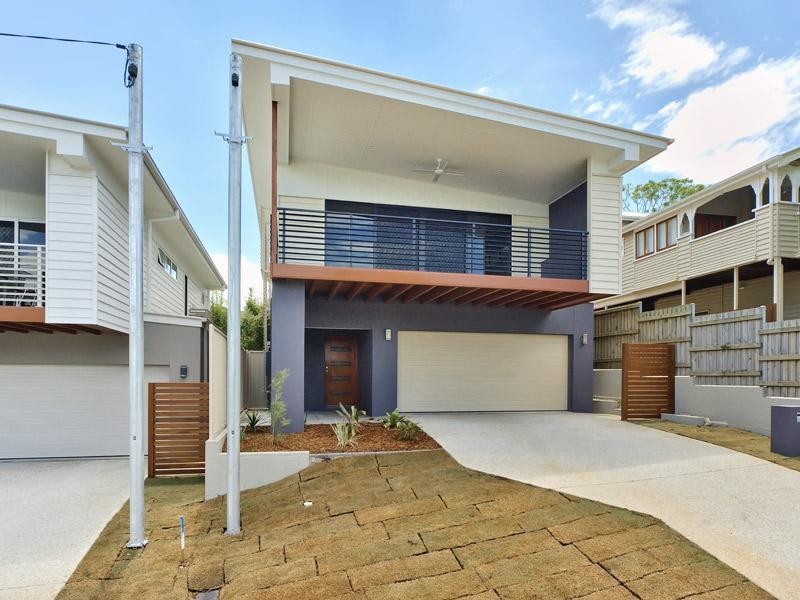 44 Dover Street, Hawthorne QLD 4171