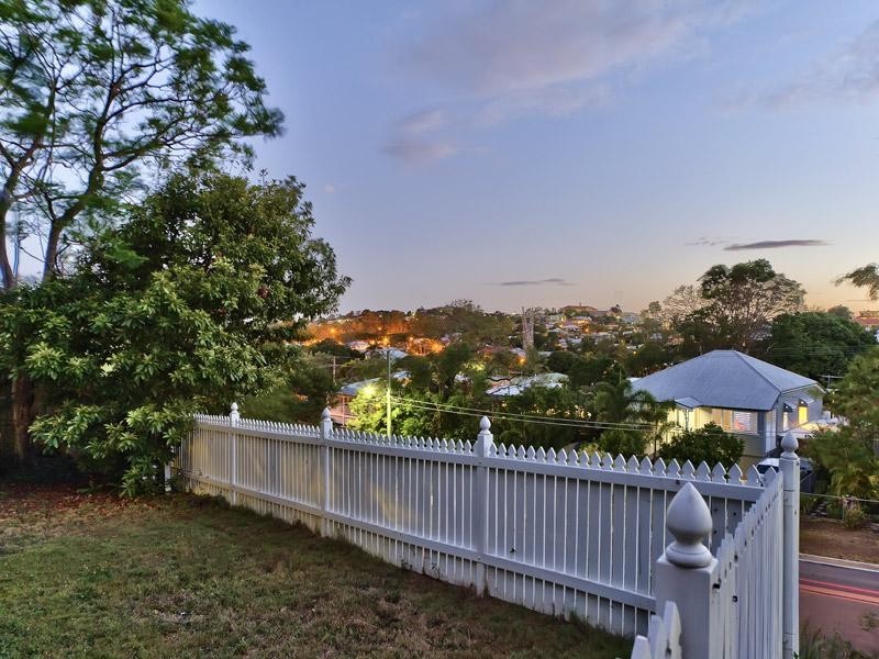 114 Henderson Street, Bulimba QLD 4171