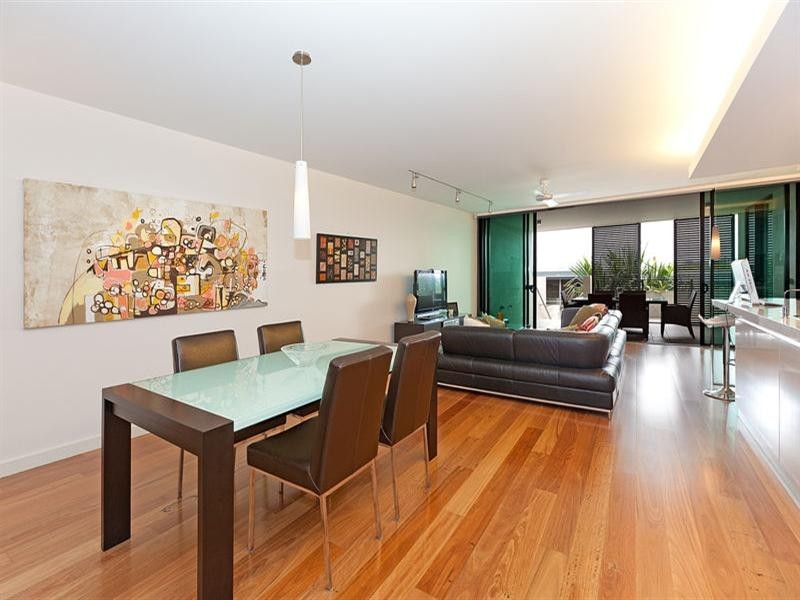 313/90 Wynnum Road, Norman Park QLD 4170