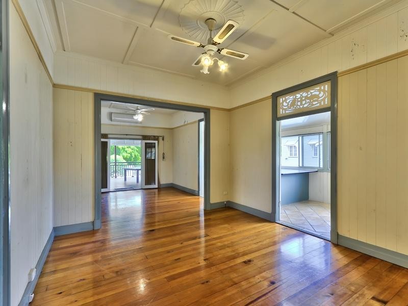 124 Barrack Road, Cannon Hill QLD 4170