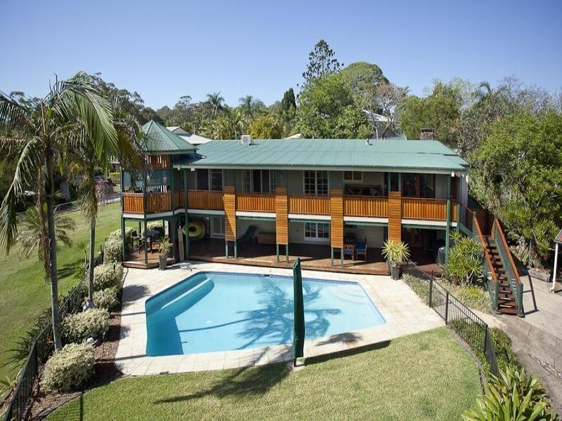 27 David Road, Holland Park QLD 4121