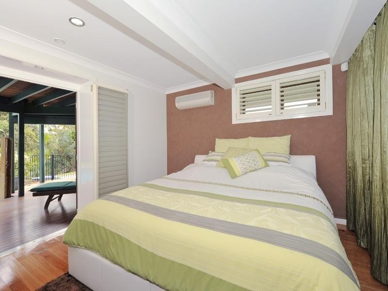 27 David Road, Holland Park QLD 4121