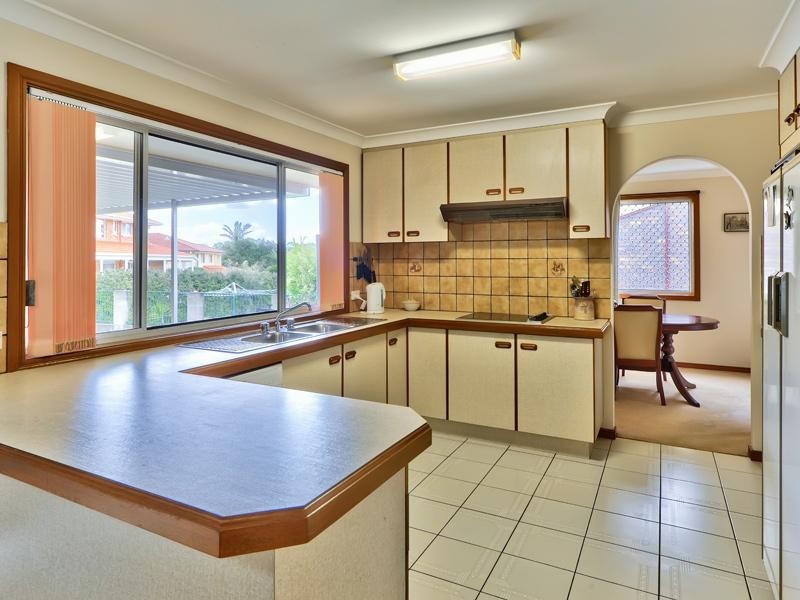 82 Cadogan Street, Carindale QLD 4152