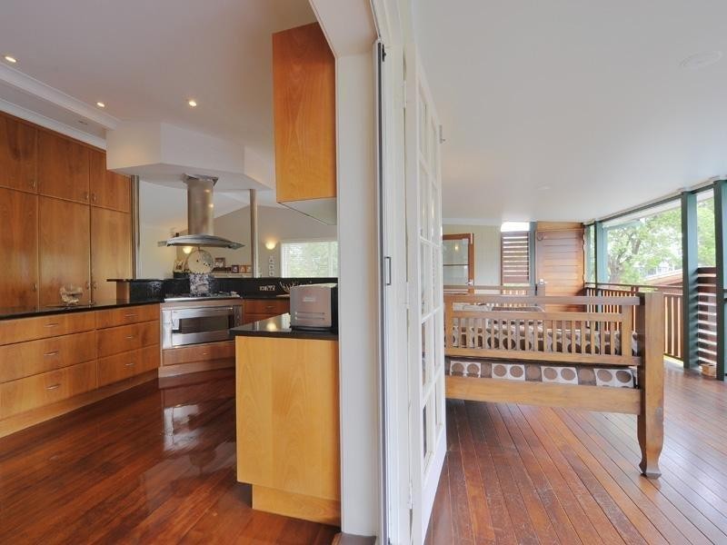 27 David Road, Holland Park QLD 4121