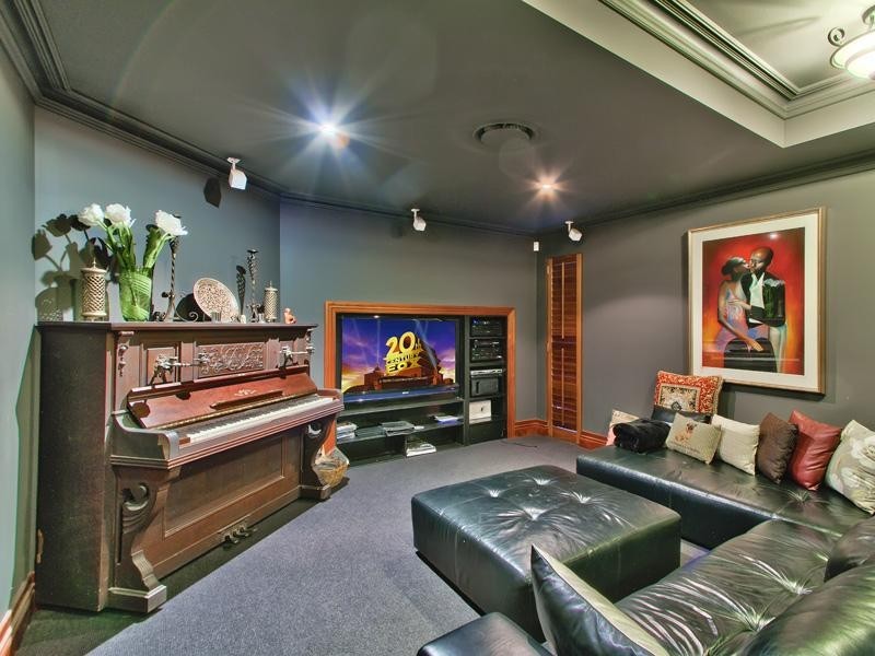 42 Gordon Street, Hawthorne QLD 4171