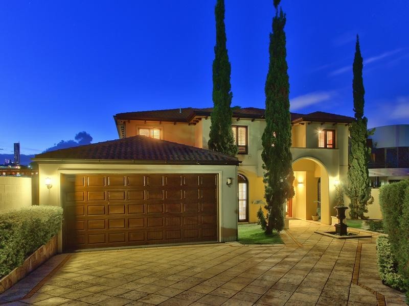 42 Gordon Street, Hawthorne QLD 4171