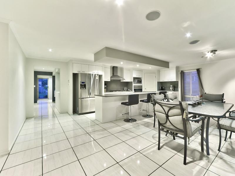 4 Pandanus Place, Tingalpa QLD 4173