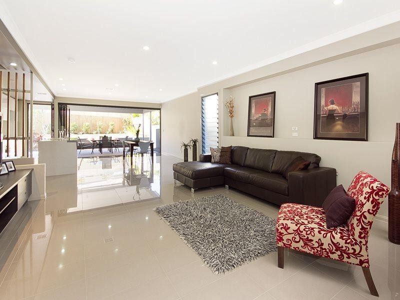 70 Lytton Road, Bulimba QLD 4171