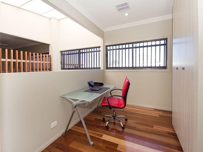 70 Lytton Road, Bulimba QLD 4171