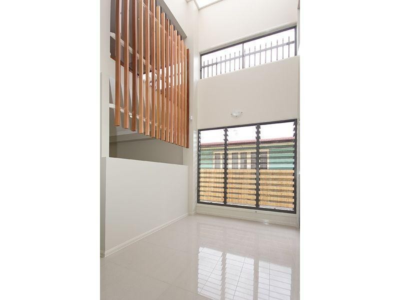 70 Lytton Road, Bulimba QLD 4171