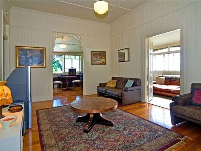 25 Balmoral Street, Hawthorne QLD 4171