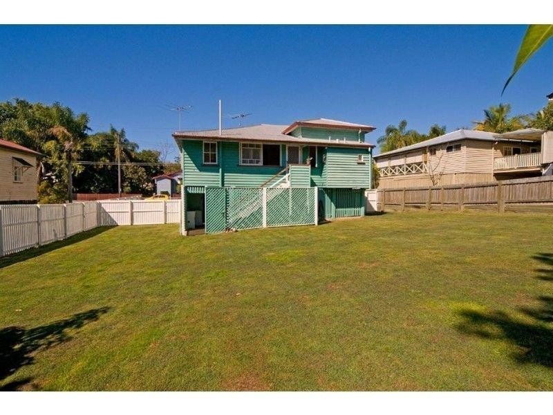 25 Balmoral Street, Hawthorne QLD 4171