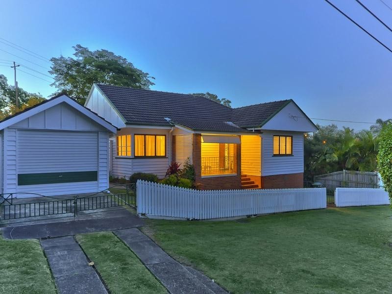 14 Clara Street, Camp Hill QLD 4152