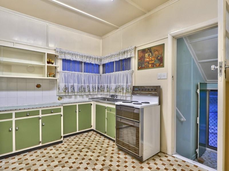 14 Clara Street, Camp Hill QLD 4152