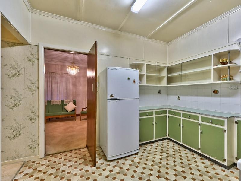 14 Clara Street, Camp Hill QLD 4152