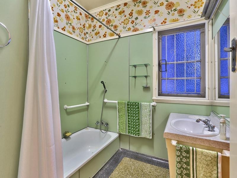 14 Clara Street, Camp Hill QLD 4152