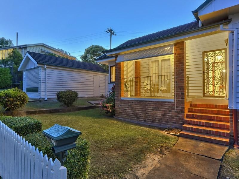 14 Clara Street, Camp Hill QLD 4152