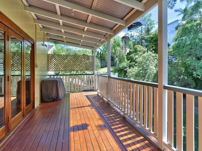 52 Bunowang Street, Balmoral QLD 4171