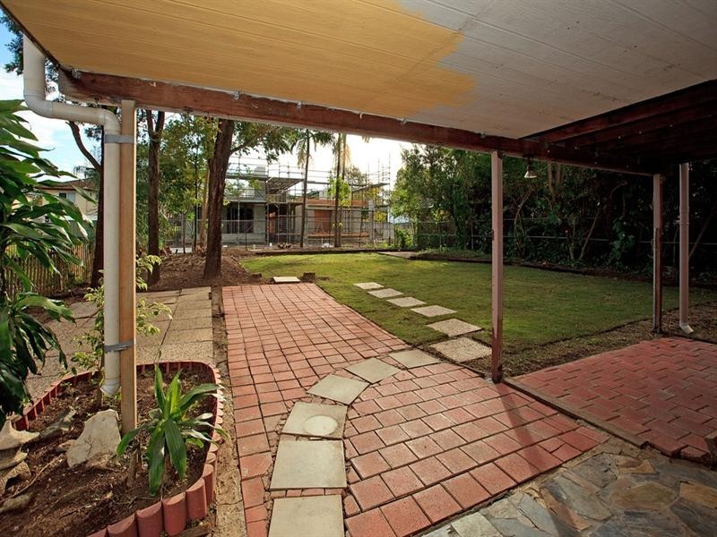 30 Bent Street, Cannon Hill QLD 4170