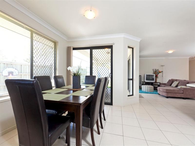 2 Rymera Crescent, Gumdale QLD 4154