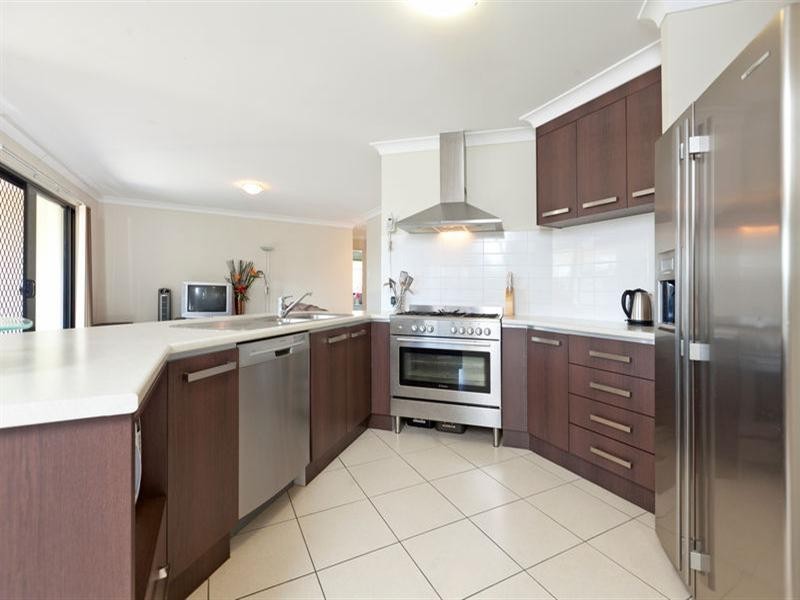 2 Rymera Crescent, Gumdale QLD 4154