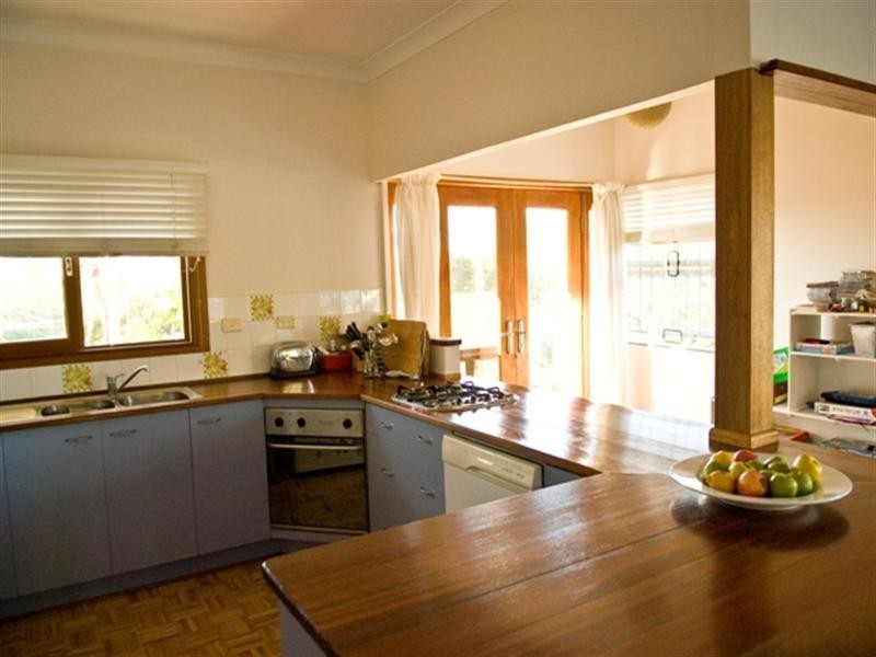 8 Aloomba Street, Balmoral QLD 4171