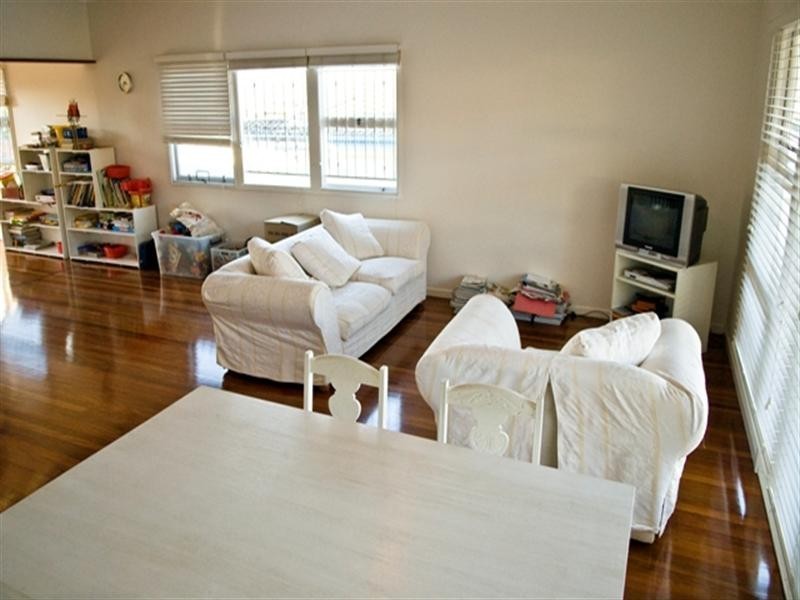 8 Aloomba Street, Balmoral QLD 4171