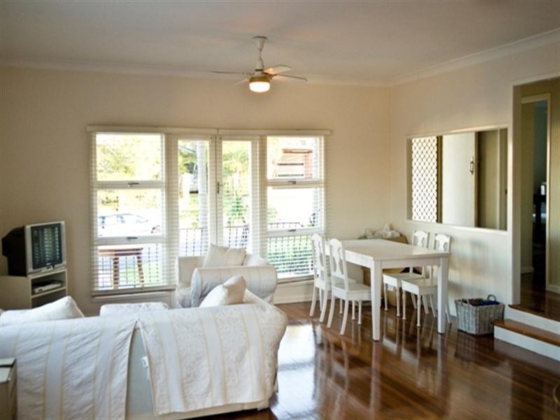 8 Aloomba Street, Balmoral QLD 4171