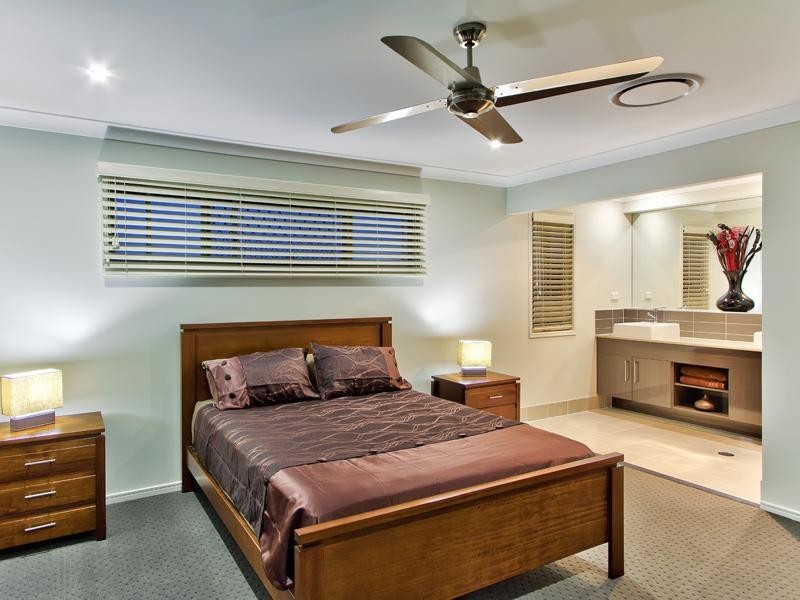 344 Stanley Road, Carina QLD 4152