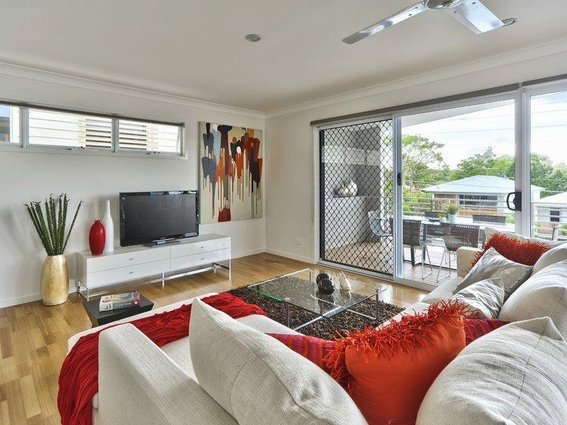 44 Dover Street, Hawthorne QLD 4171