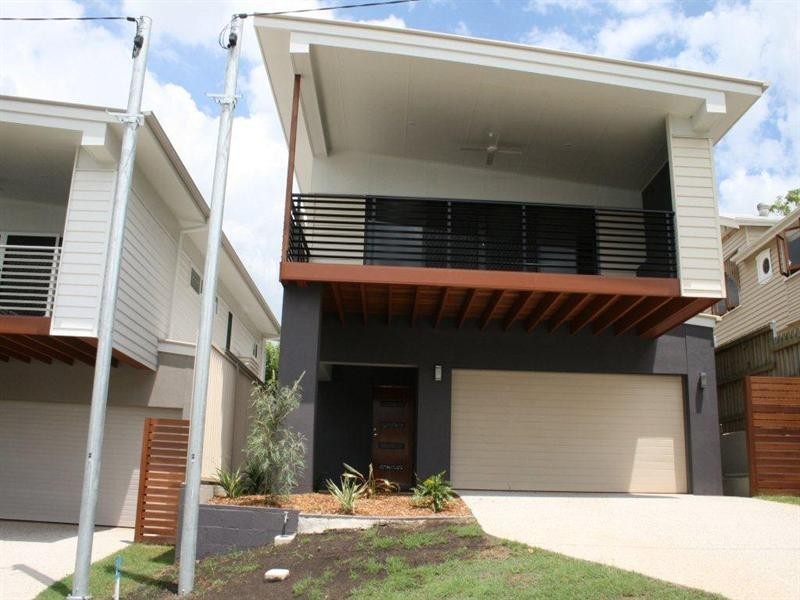 44 Dover Street, Hawthorne QLD 4171