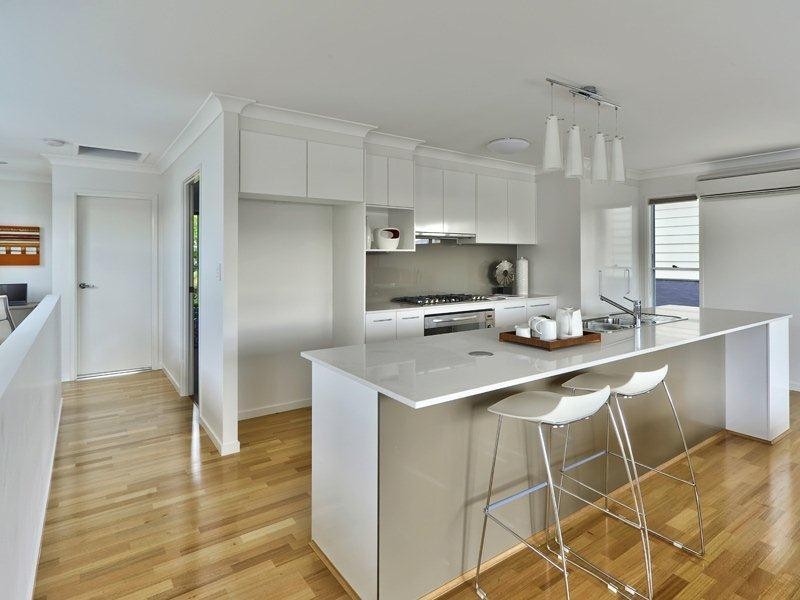 44 Dover Street, Hawthorne QLD 4171