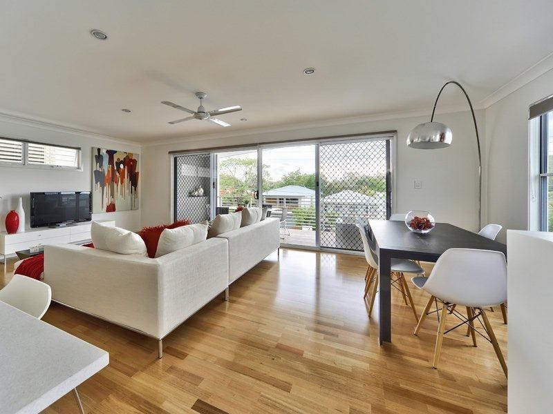 44 Dover Street, Hawthorne QLD 4171